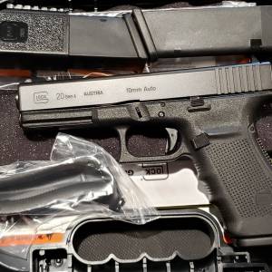 Glock 23 gen5 Black 4″ 40s&w 3mags PG235S203 NEW